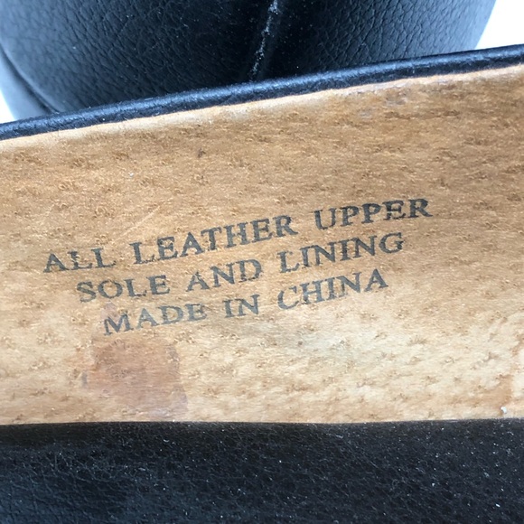 Vermont County Store Classic Men’s Leather Slippers - Picture 9 of 12